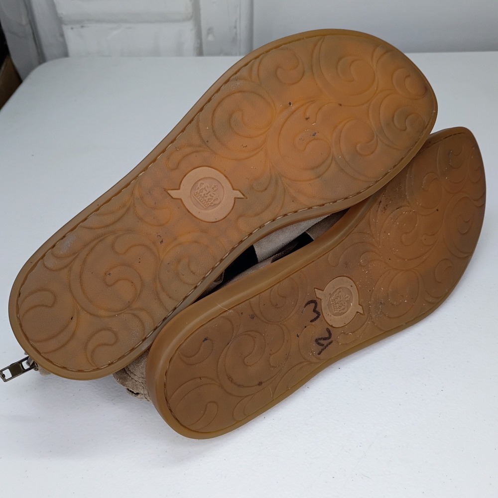 Born Iwa comfort crisscross flat sandals sz 11 taupe tan suede - Picture 6 of 6